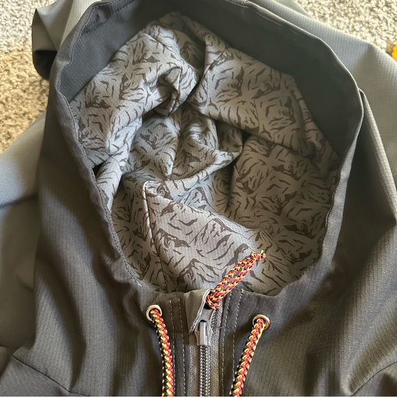 Men’s Voyager Windbreaker Jacket LARGE - Picture 10 of 11